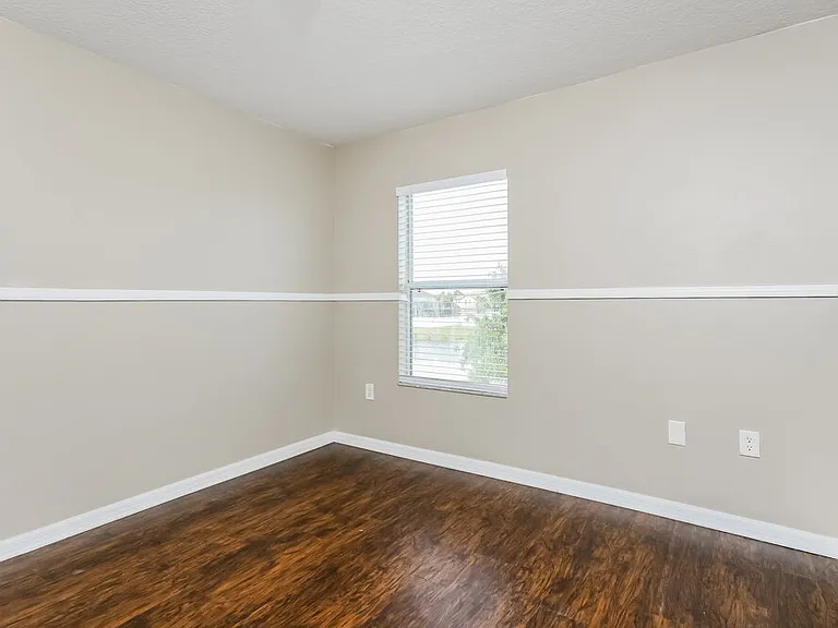 4705 Willoughby St — Photo 17