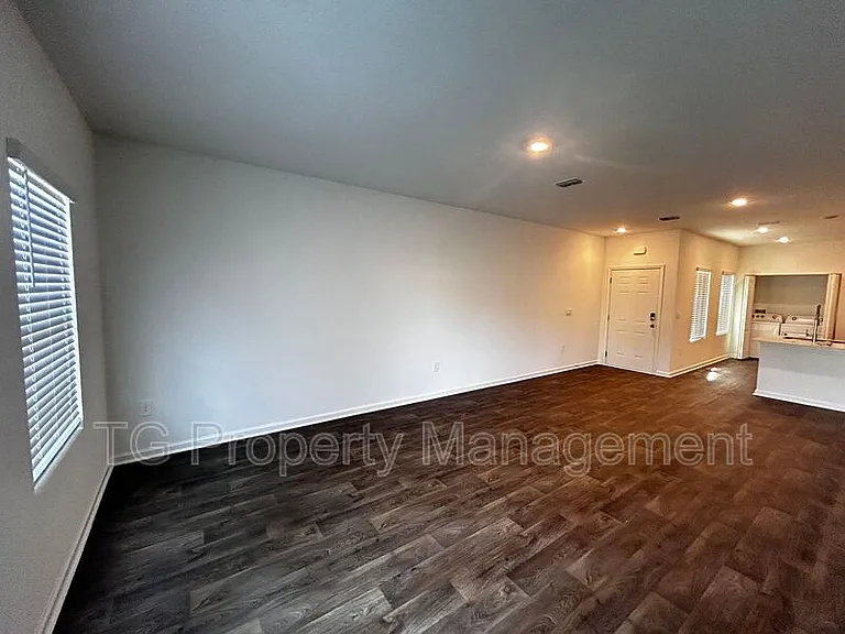 9209 Stony Brook Rd — Photo 5