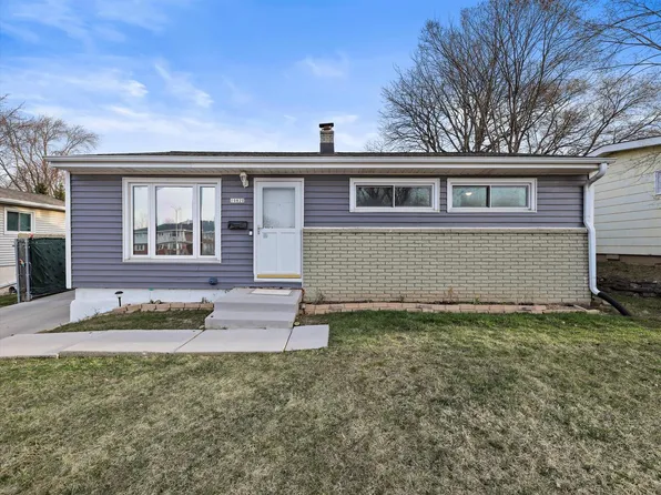 10820 West Hampton AVENUE, Milwaukee, WI 53225