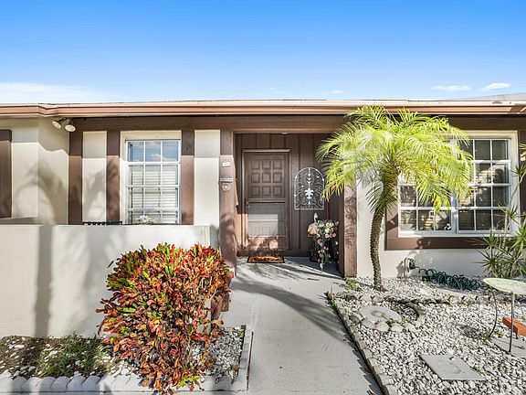 3rd image of 15672 Bottlebrush Circle