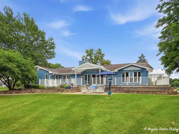 1110 Lake Shore Dr N, Barrington, IL 60010