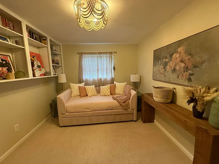 2306 W Indianhead Dr — Photo 4