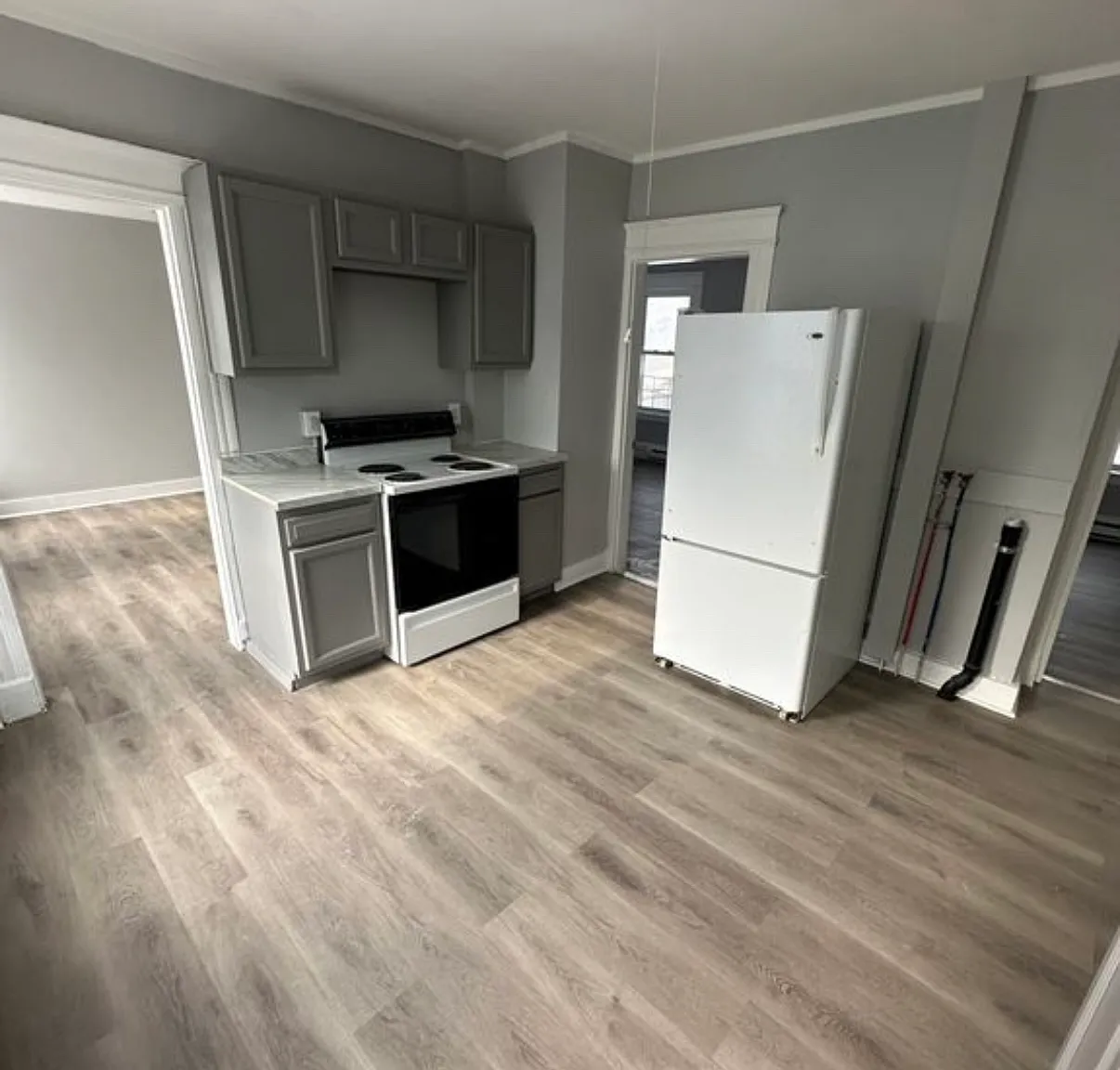 3 bed, 950 sqft, $1,500 — Photo 1