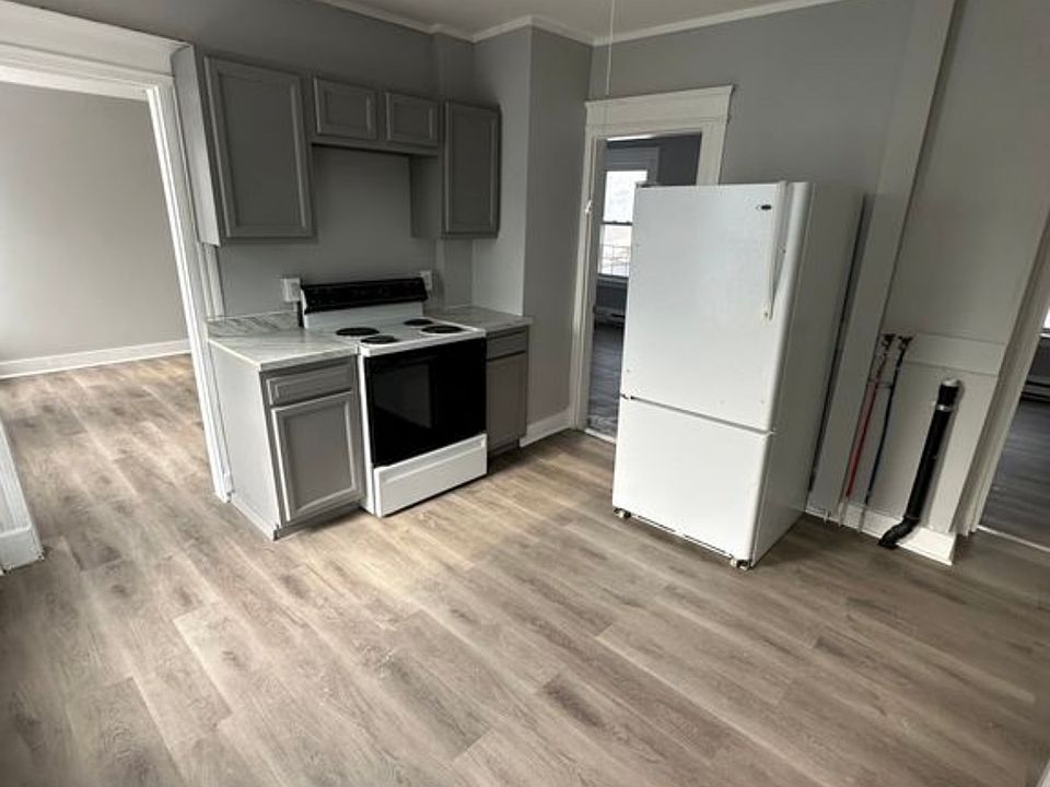 1st image of 32 Howard St #1