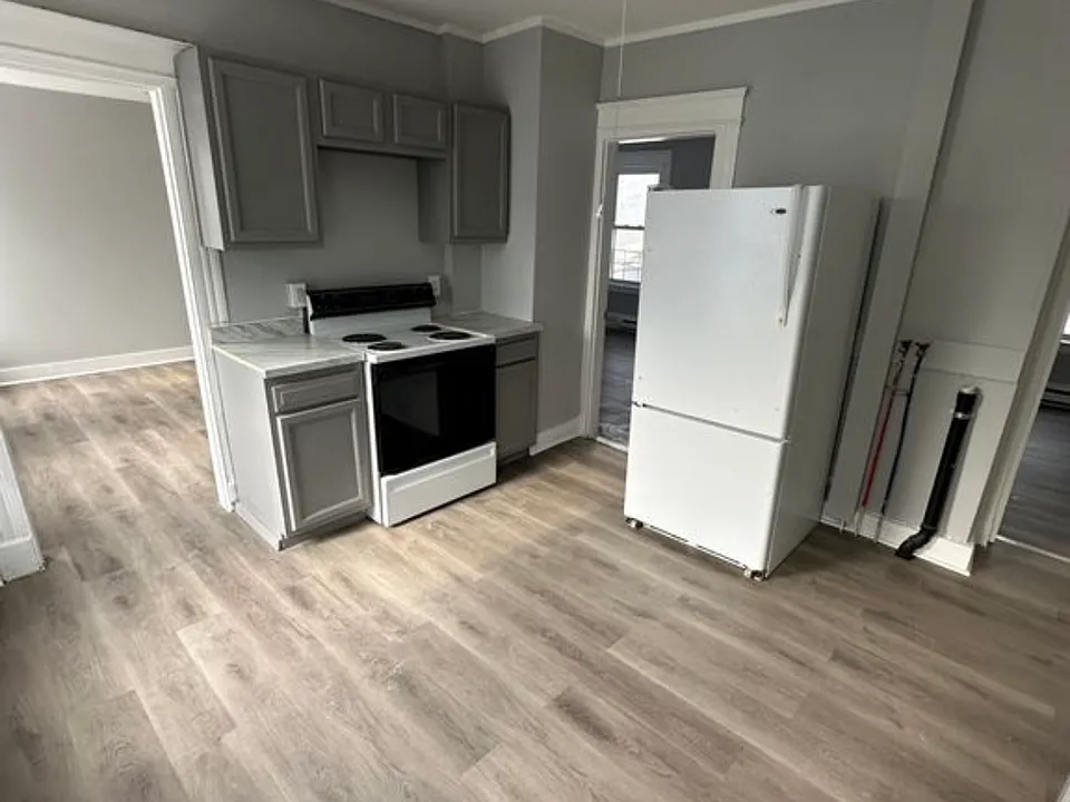 32 Howard St #1