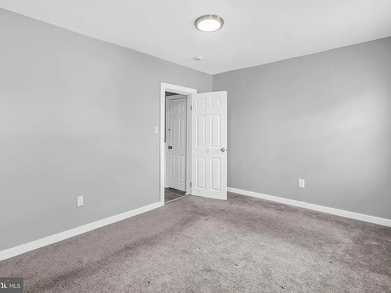 510 E Willard St — Photo 15