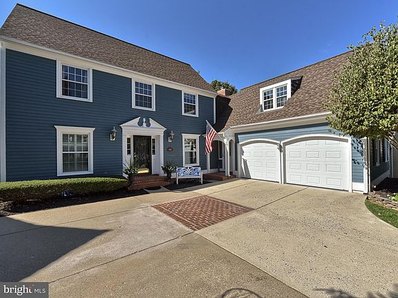 3rd image of 127 Upshire Cir