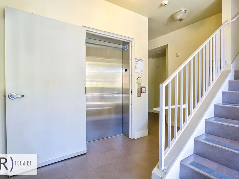 1737 Colby Ave #201 — Photo 12