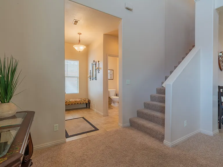 381 N Windsor Dr — Photo 5