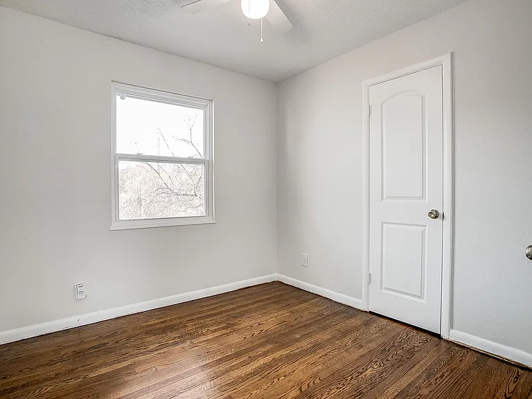 3604 E 61st St — Photo 11