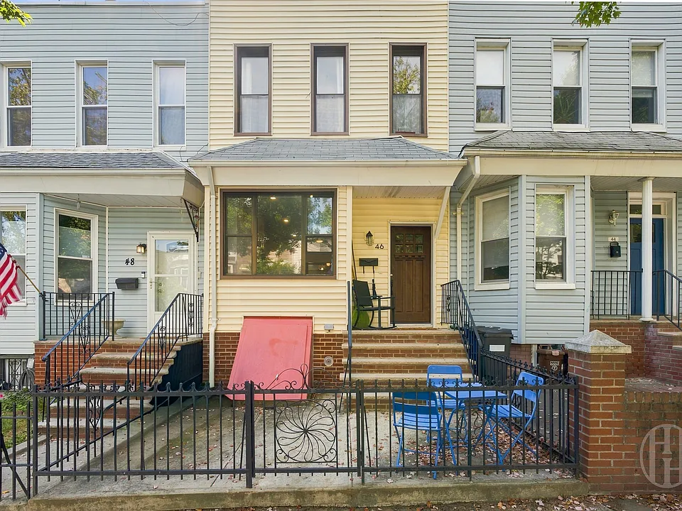 46 E 3rd St