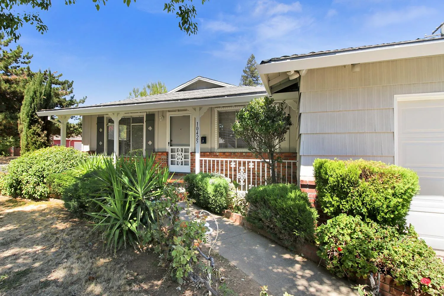 10425 Malaga Way photo 1
