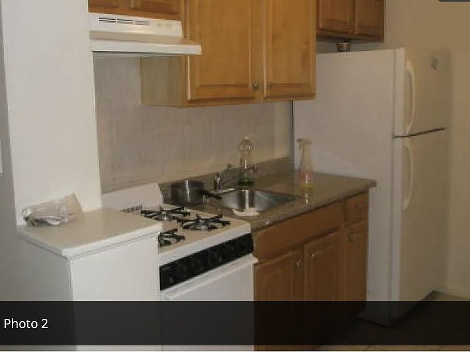 2nd image of 989 E 53rd St #3C