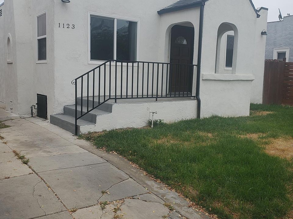 1st image of 1123 E 76th Pl