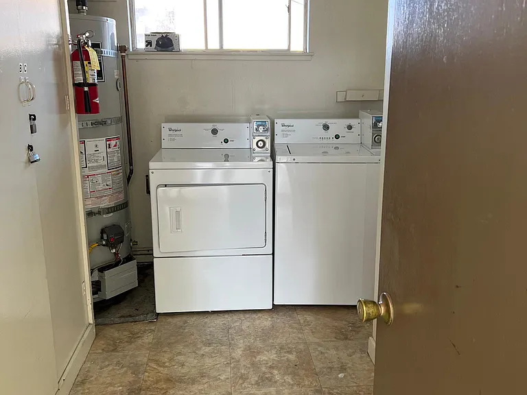 5900 Jefferson Ave — Photo 29