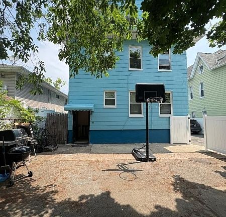 3rd image of 21 Danforth Ave