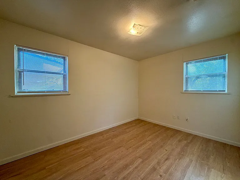 5043 Inwood Dr — Photo 8
