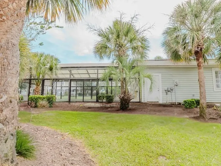 670 Riverwalk Dr #204 — Photo 18