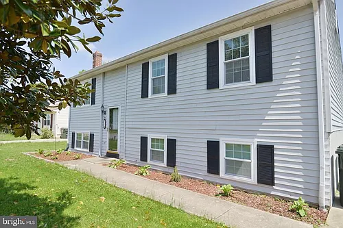 4 Francis Cir Photo 1