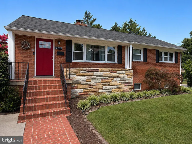 2512 N Kenilworth St — Photo 1