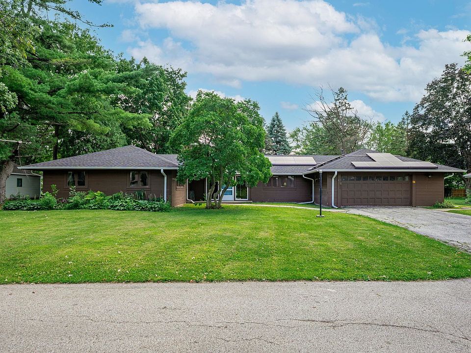 1st image of 47 Briar Ln