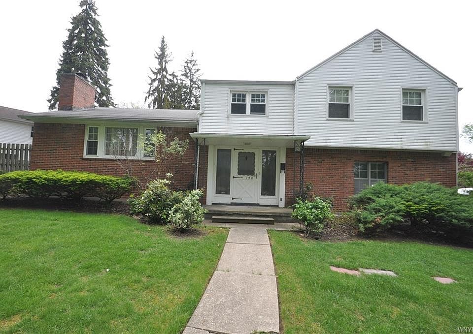 1st image of 140 Parkwood Dr