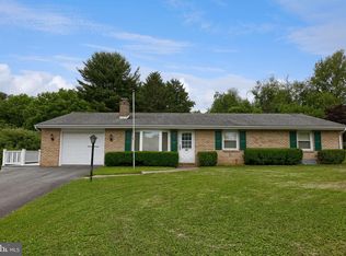 485 Summit Dr, Columbia, PA 17512
