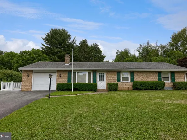 485 Summit Dr, Columbia, PA 17512