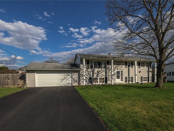 2nd image of 236 Robin Rd