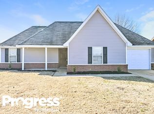 9897 Riggan Dr, Olive Branch, MS 38654