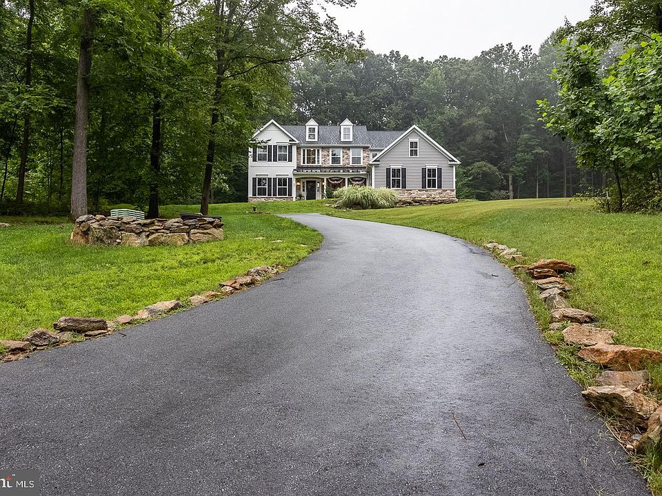 1st image of 21 Newman Dr