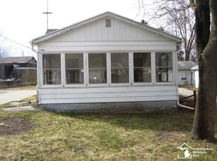 954 Howell Ave, Adrian, MI 49221