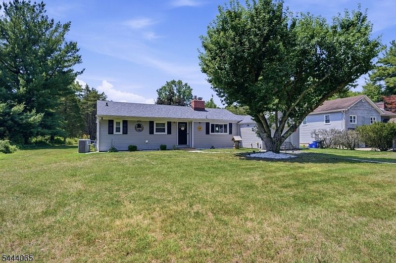 1st image of 728 Mill Ln