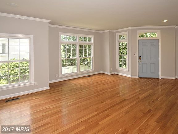 3rd image of 12835 Dogwood Hills Ln