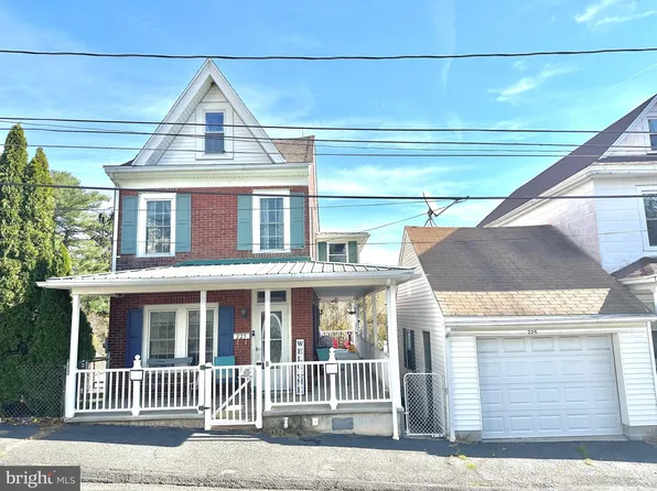 225 Cherry St, Saint Clair, PA 17970