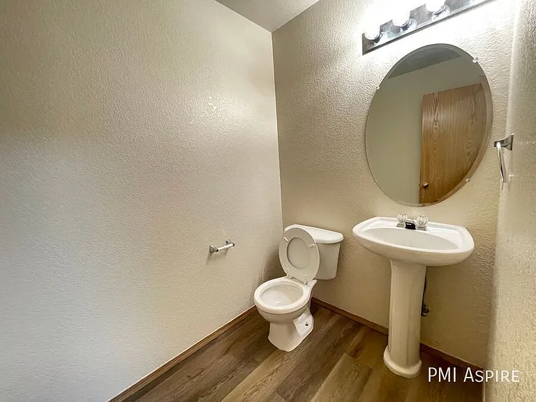 10501 Dresden St — Photo 14