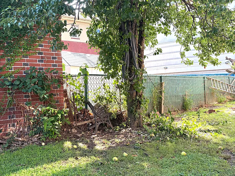 17 Hamilton Ave — Photo 8