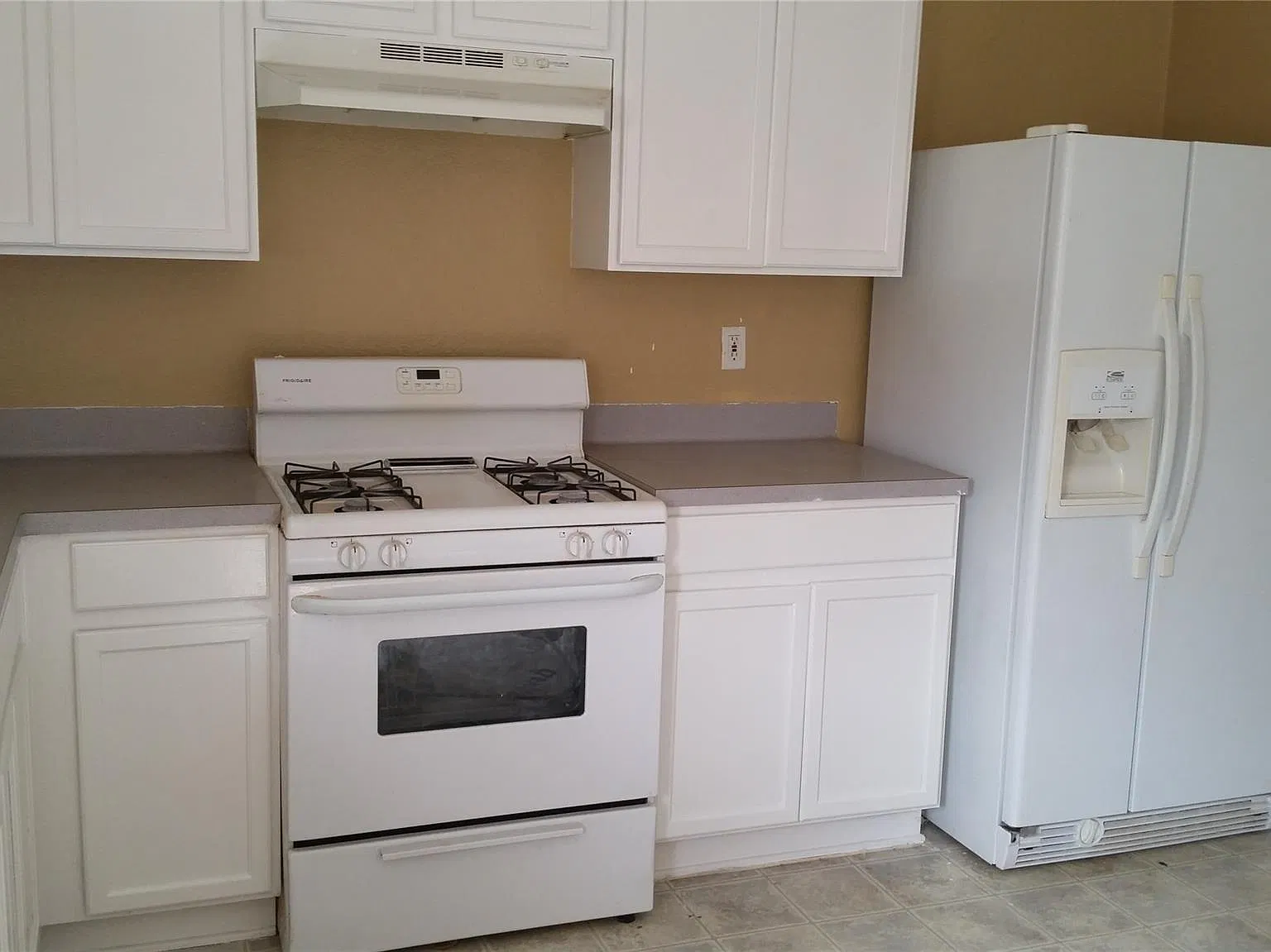 3 bed, 2.0 bath, 1462 sqft, $1,900 — Photo 4