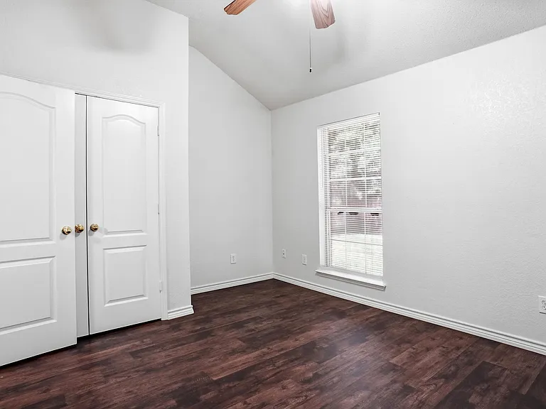 7103 Greenspoint Dr — Photo 7