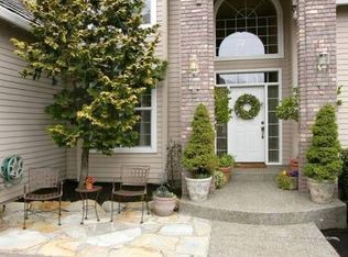 2570 Beacon Hill Dr, West Linn, OR 97068