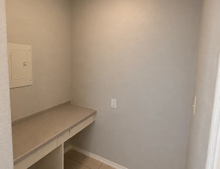 2434 Louise St #1 — Photo 1