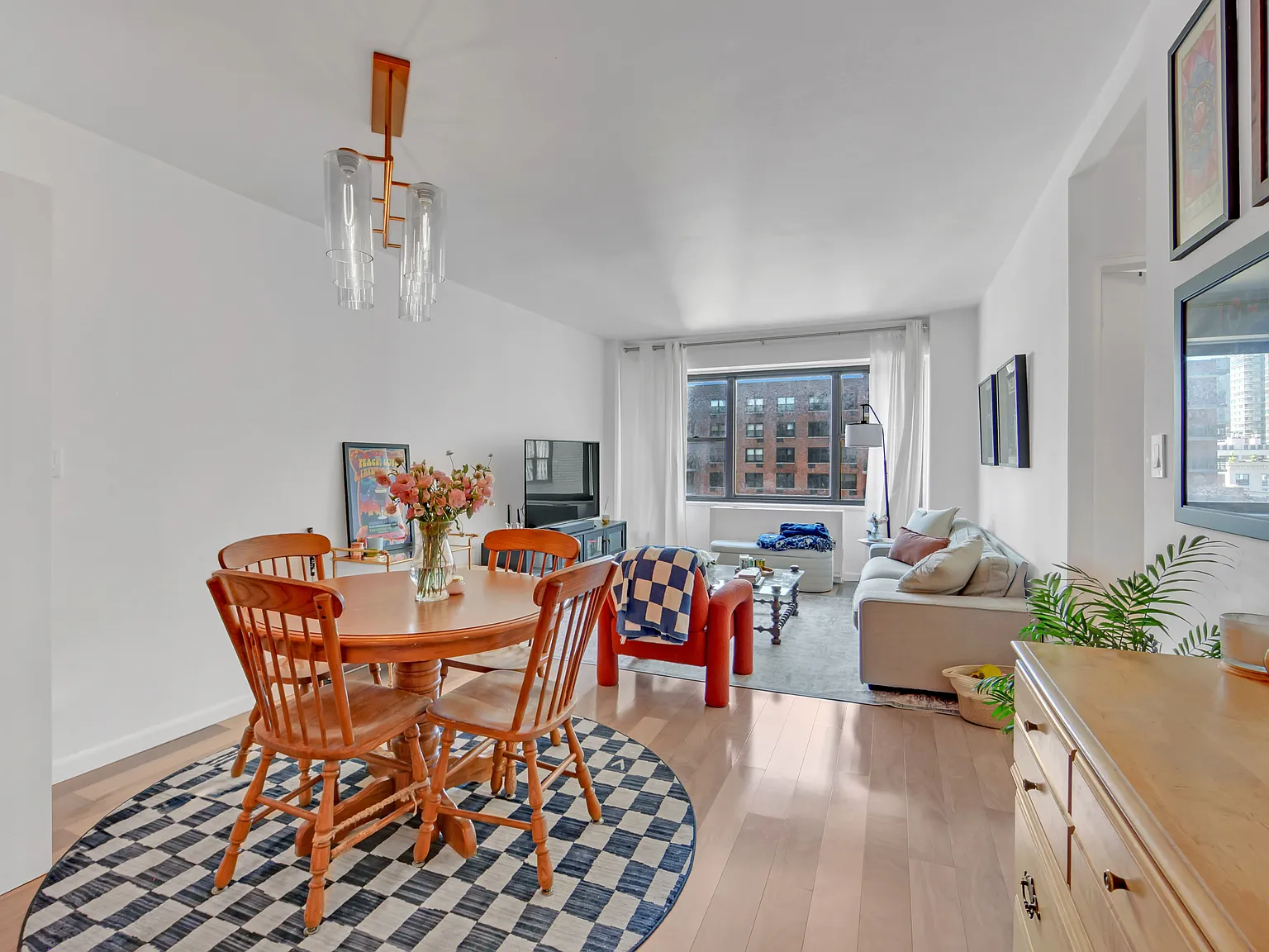 345 East 80th Street — Photo 2