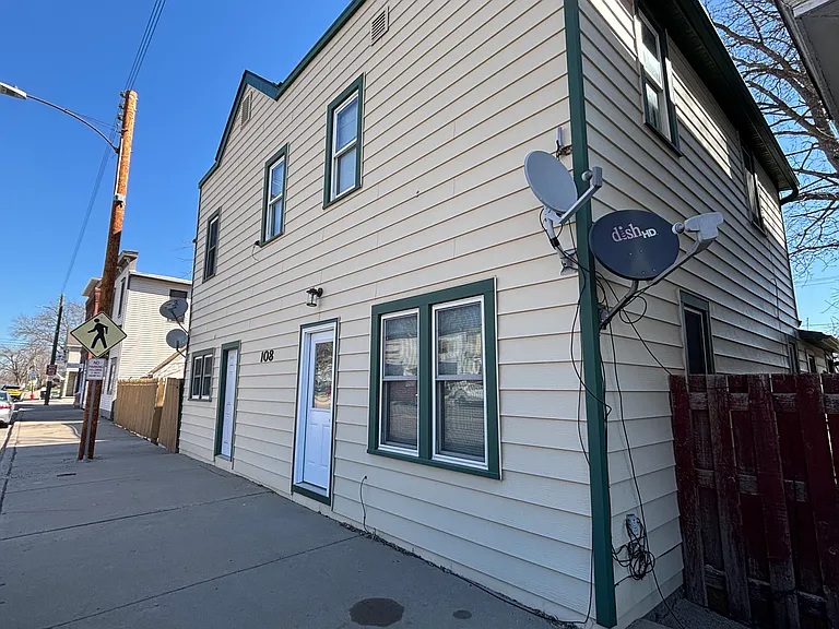108 Paul Ave N #3 — Photo 1