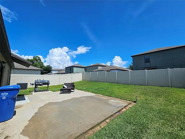 10005 Rose Petal Pl — Photo 28