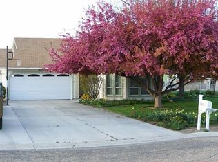 2406 Cherokee Ave, Nampa, ID 83686