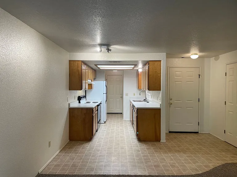 1407 & 1409 Kokanee Ln — Photo 4