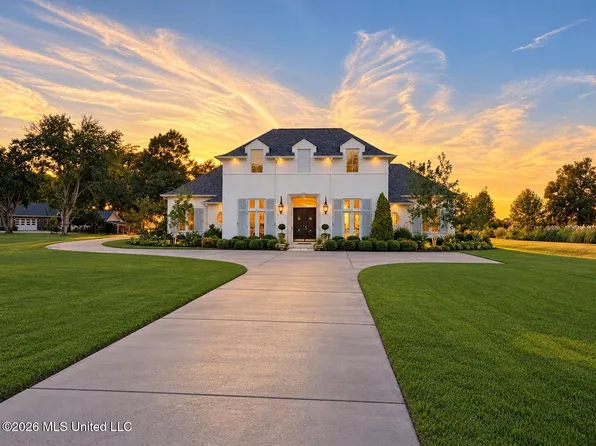 335 Westover Dr, Clarksdale, MS 38614