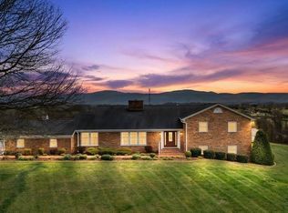 12084 Tanglewood Dr, Glade Spring, VA 24340