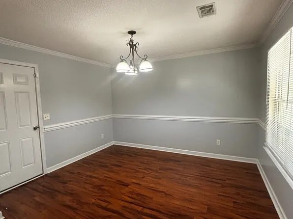221 Guyett Ave, Hinesville, GA 31313