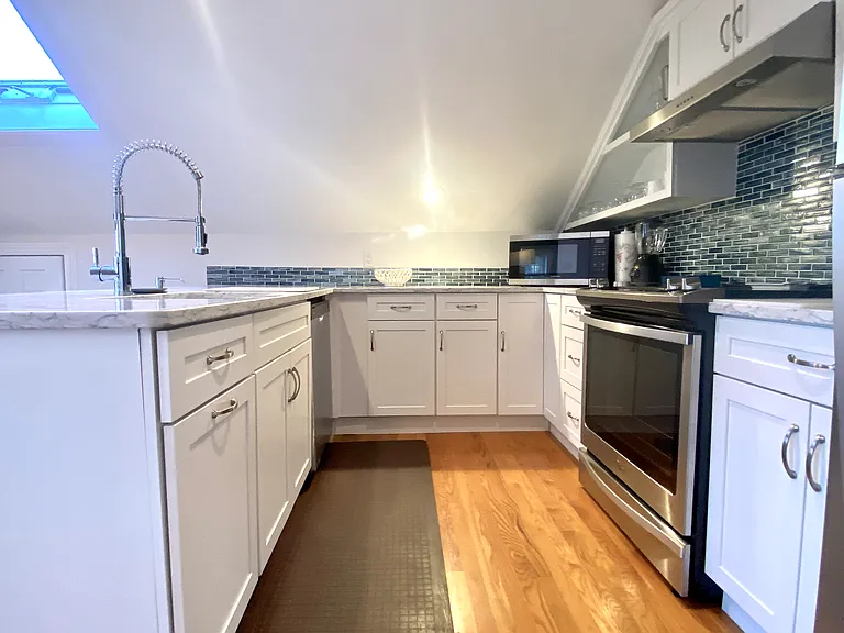 141 Narragansett Ave #3B — Photo 5